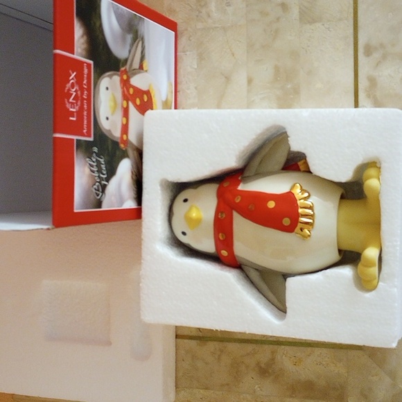 Bobble Head Penguin by LENOX - Winter into Spring - Picture 2 of 9